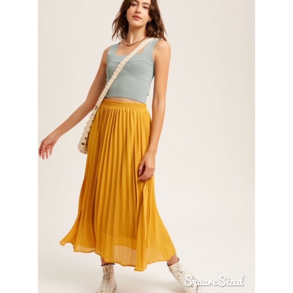 Pleated Chiffon Mustard Yellow Mid Calf Skirt - Picture 3 of 6
